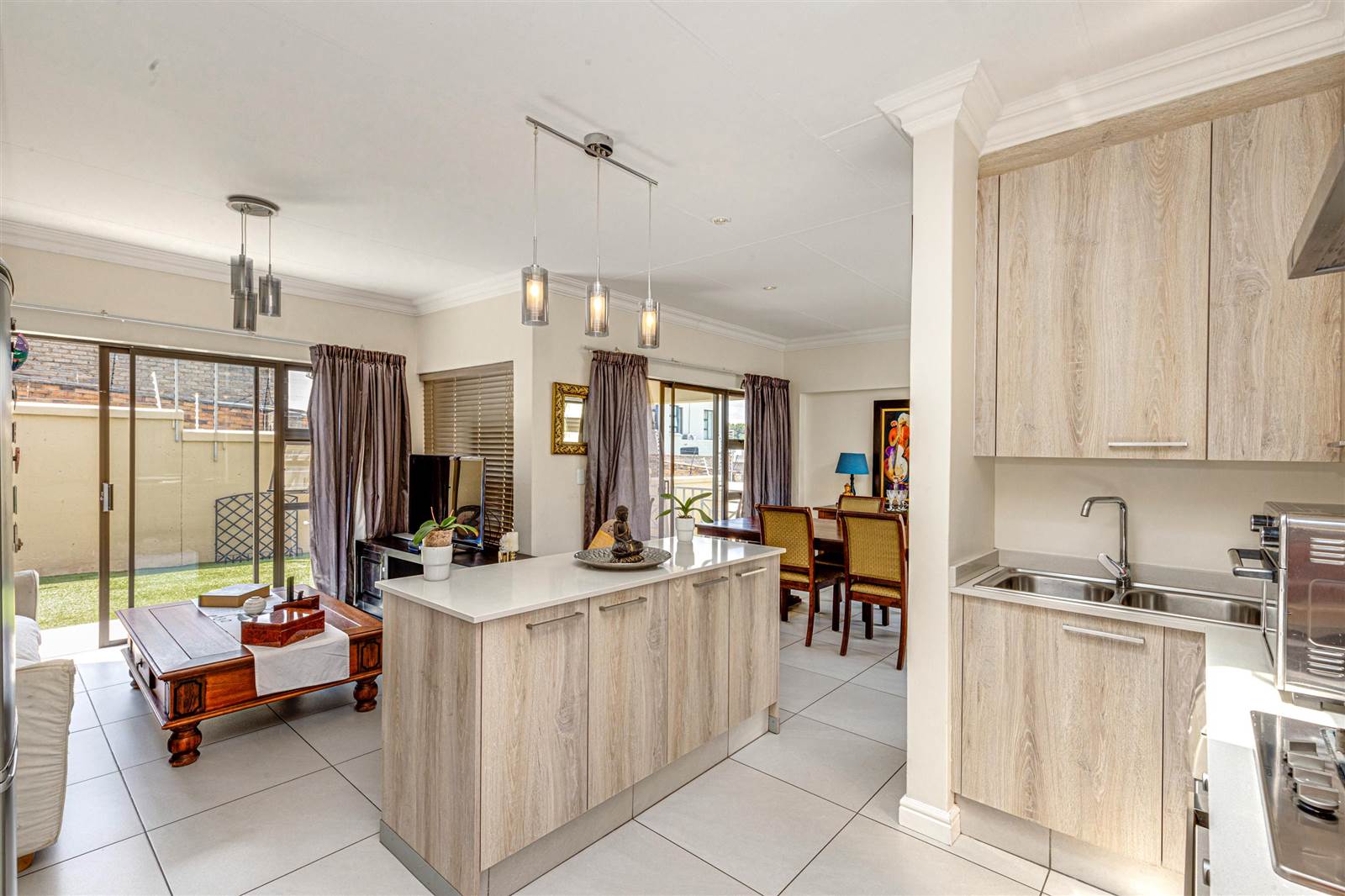 2 Bed Cluster in Lonehill photo number 7