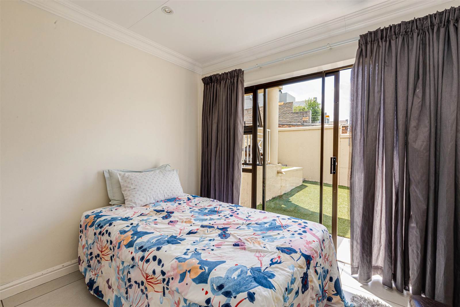 2 Bed Cluster in Lonehill photo number 15