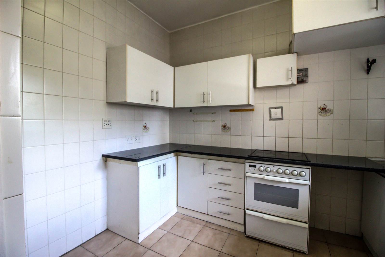 2 Bed Apartment in Musgrave photo number 16