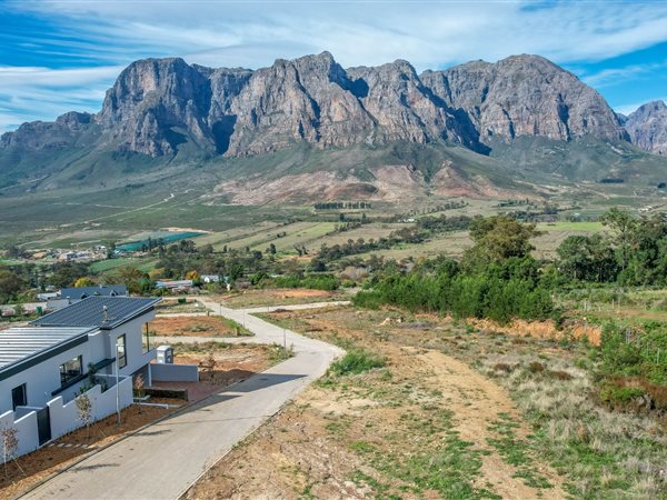 511 m² Land available in Stellenbosch Central