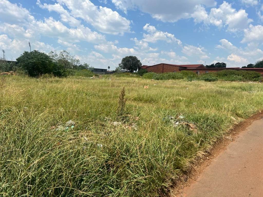 4215 m² Land available in Vosloorus photo number 4