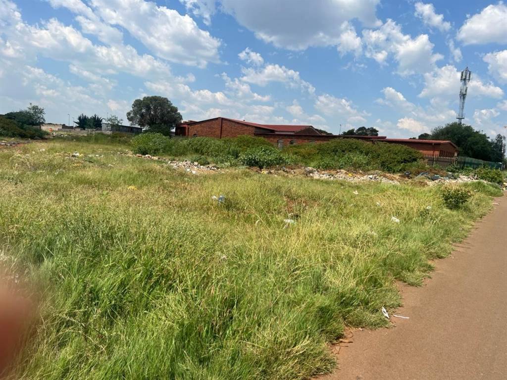 4215 m² Land available in Vosloorus photo number 6