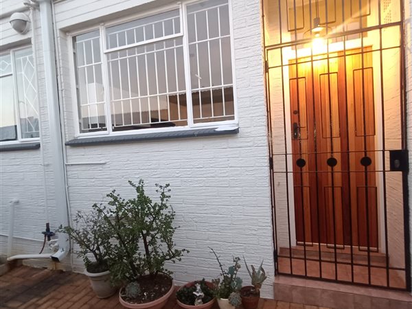 2 Bedroom Townhouse 2 Bedroom Townhouse