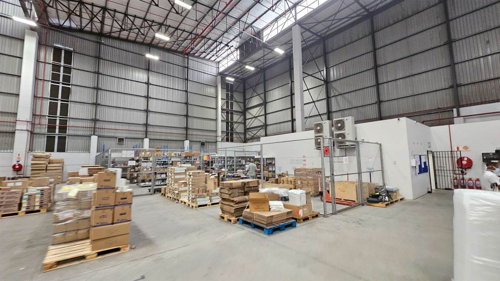 3213  m² Industrial space in Airport Industria photo number 10
