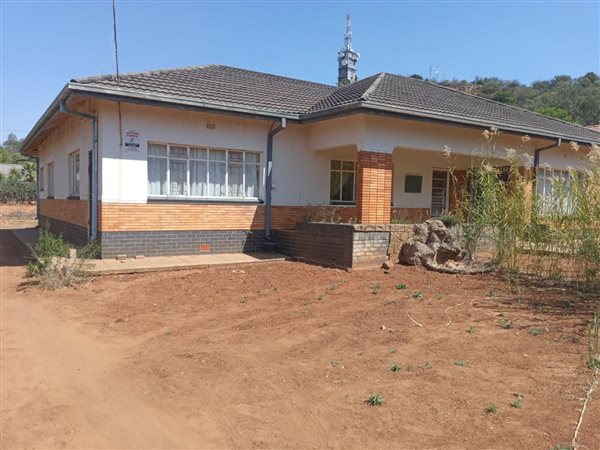 4 Bedroom House 4 Bedroom House
