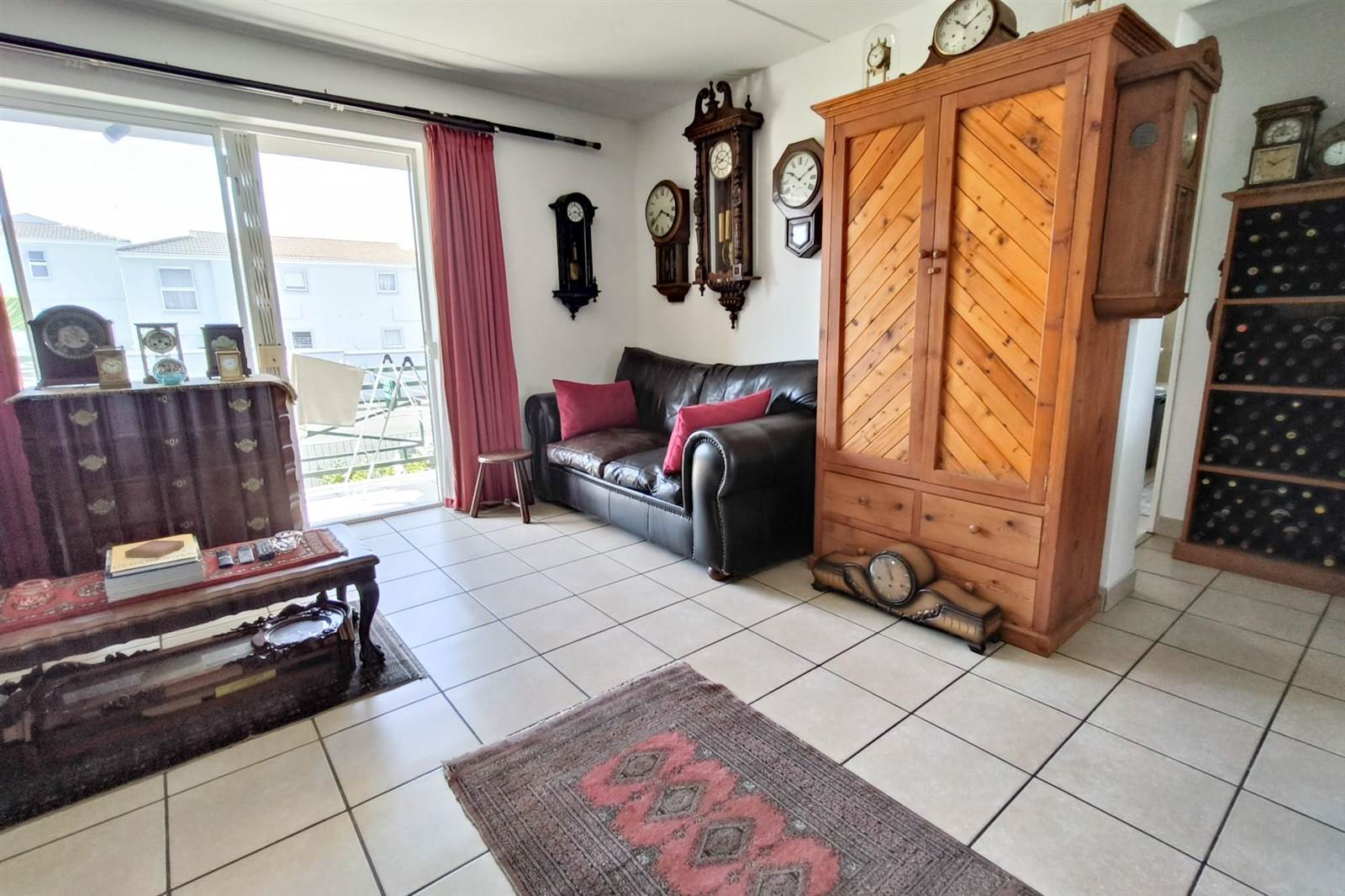 2 Bed Apartment in Vredekloof East photo number 4