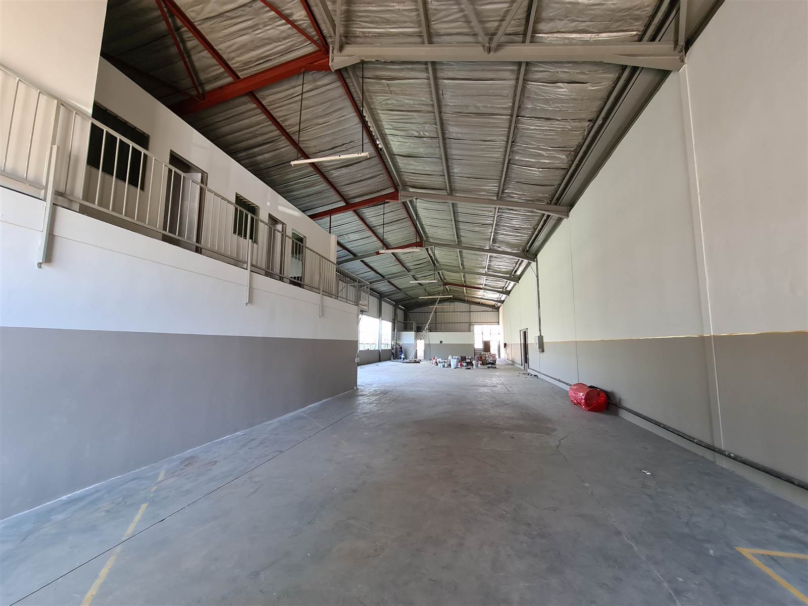 568  m² Industrial space in Sebenza photo number 4
