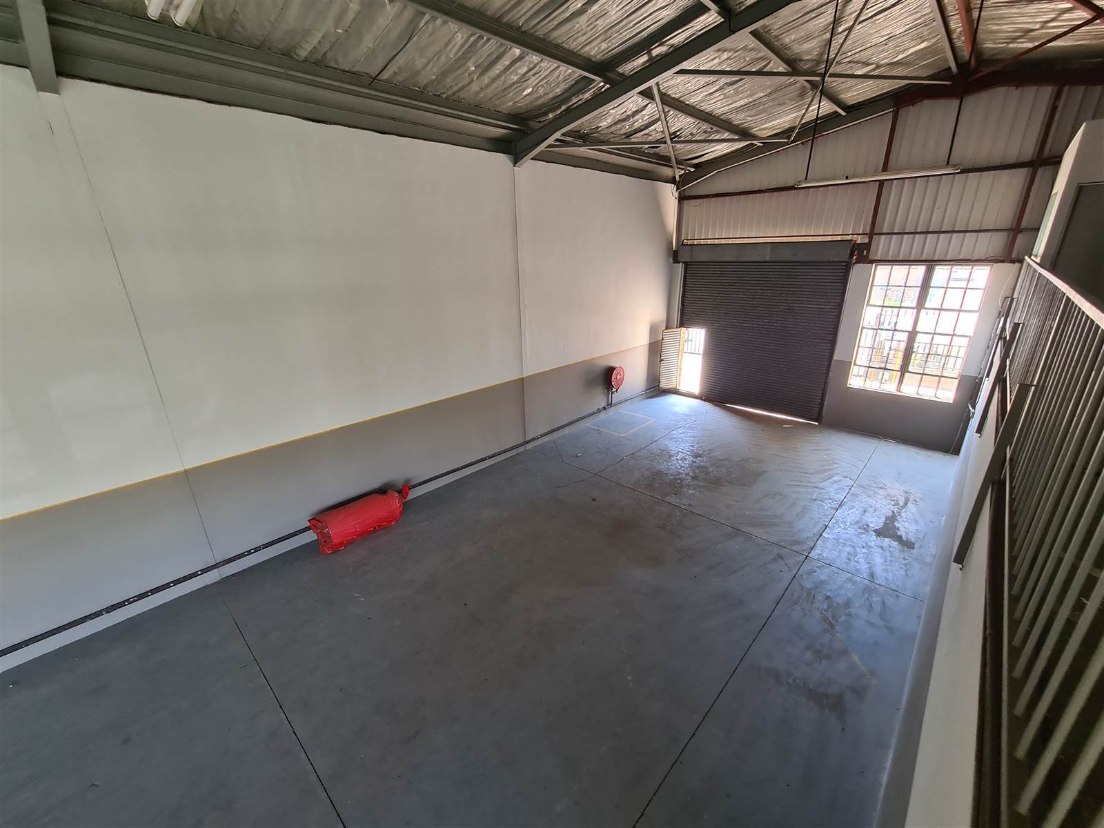 568  m² Industrial space in Sebenza photo number 8