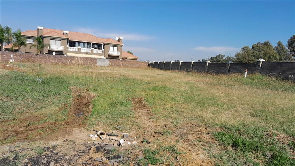 630 m² Land available in Helderwyk photo number 3