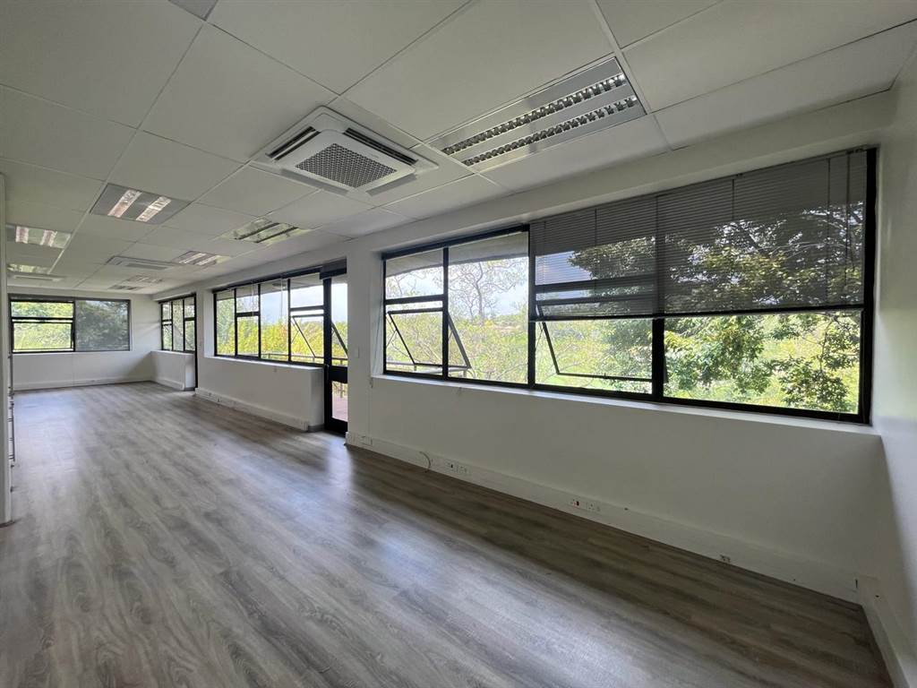 160  m² Commercial space in Lonehill photo number 5