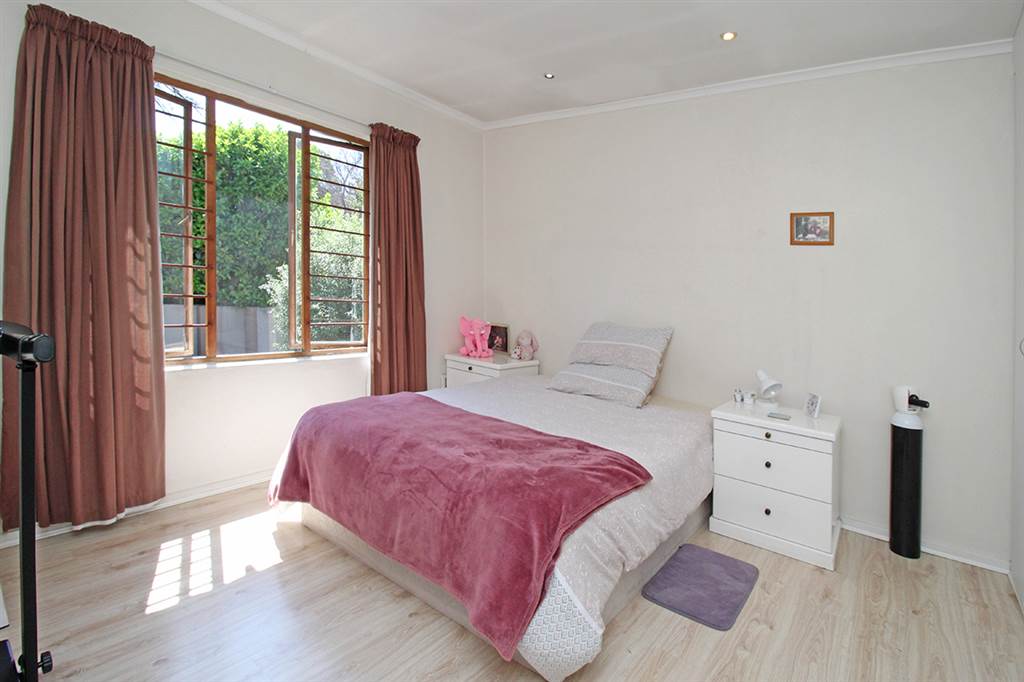 2 Bed Townhouse in Sandringham photo number 18