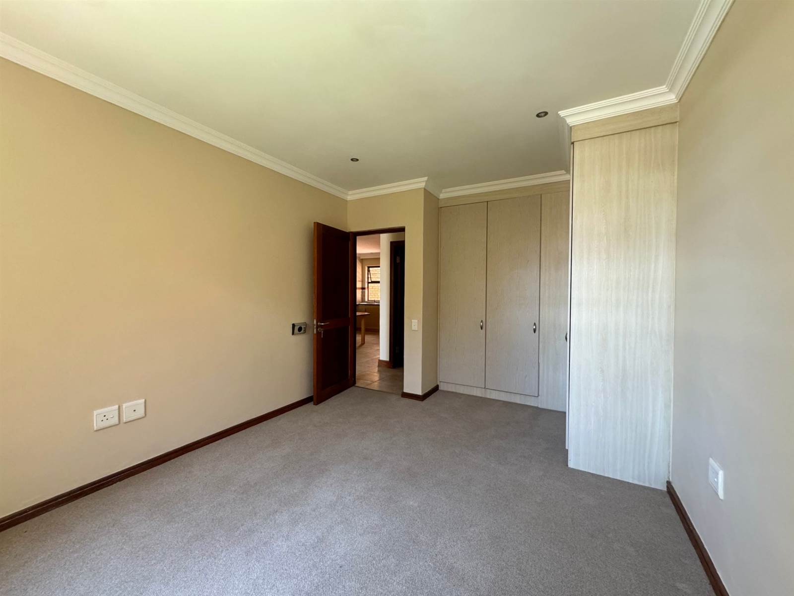 2 Bed Simplex in Newlands photo number 19