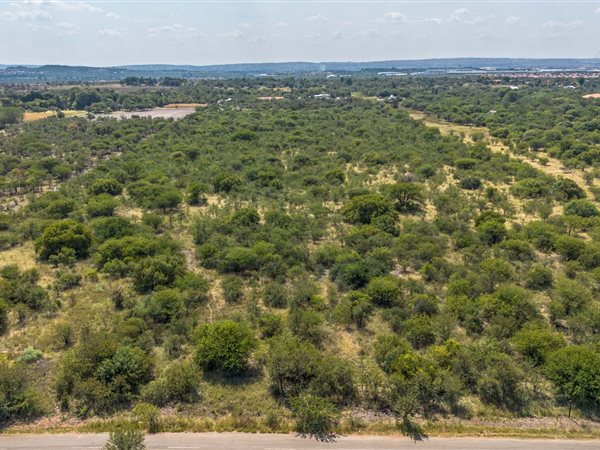 1 m² Land available in Rosslyn