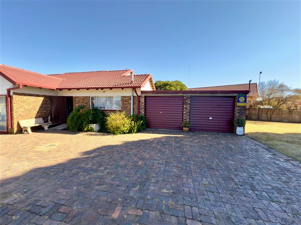 4 Bedroom House 4 Bedroom House