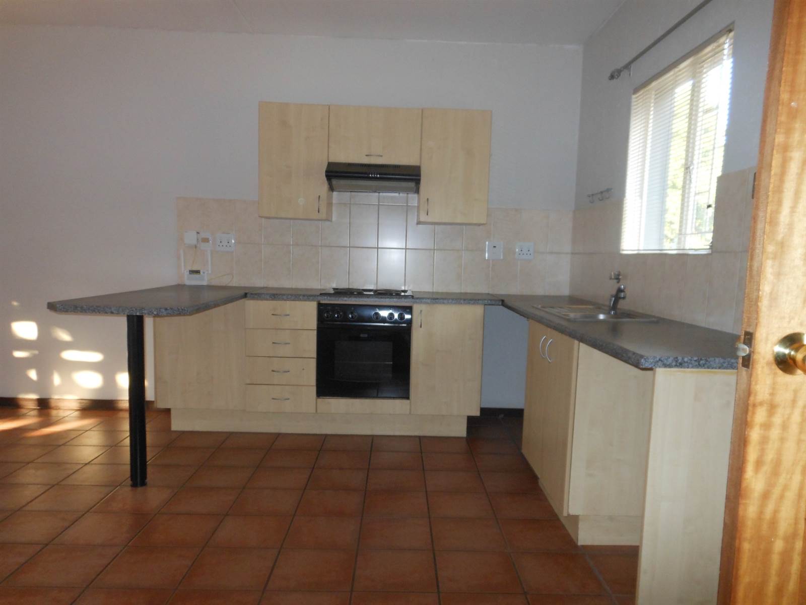 2 Bed Duplex in Greenstone Hill photo number 4