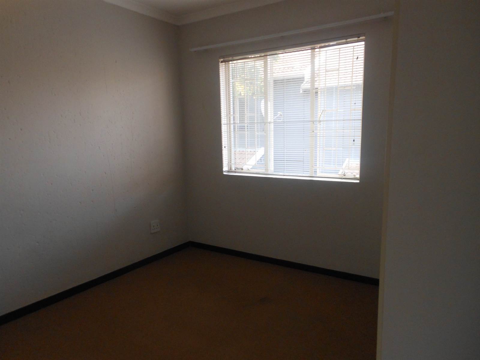 2 Bed Duplex in Greenstone Hill photo number 15