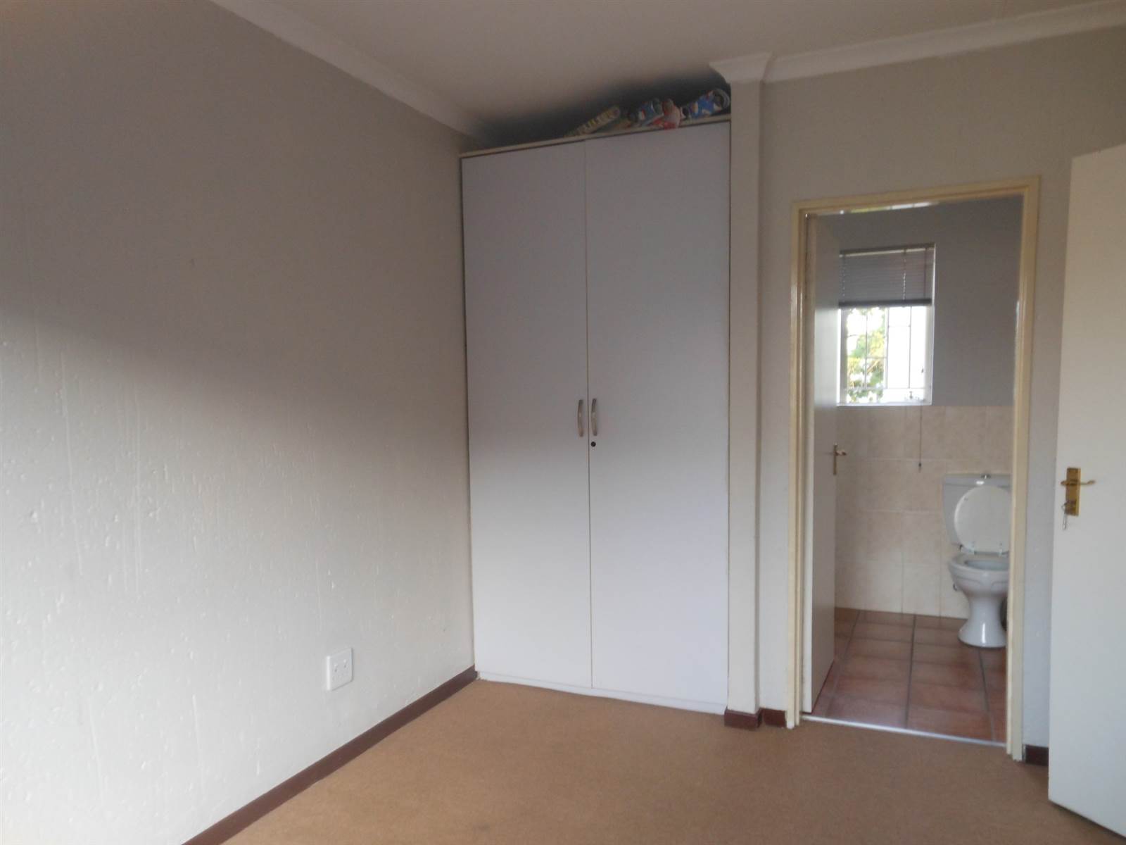 2 Bed Duplex in Greenstone Hill photo number 18