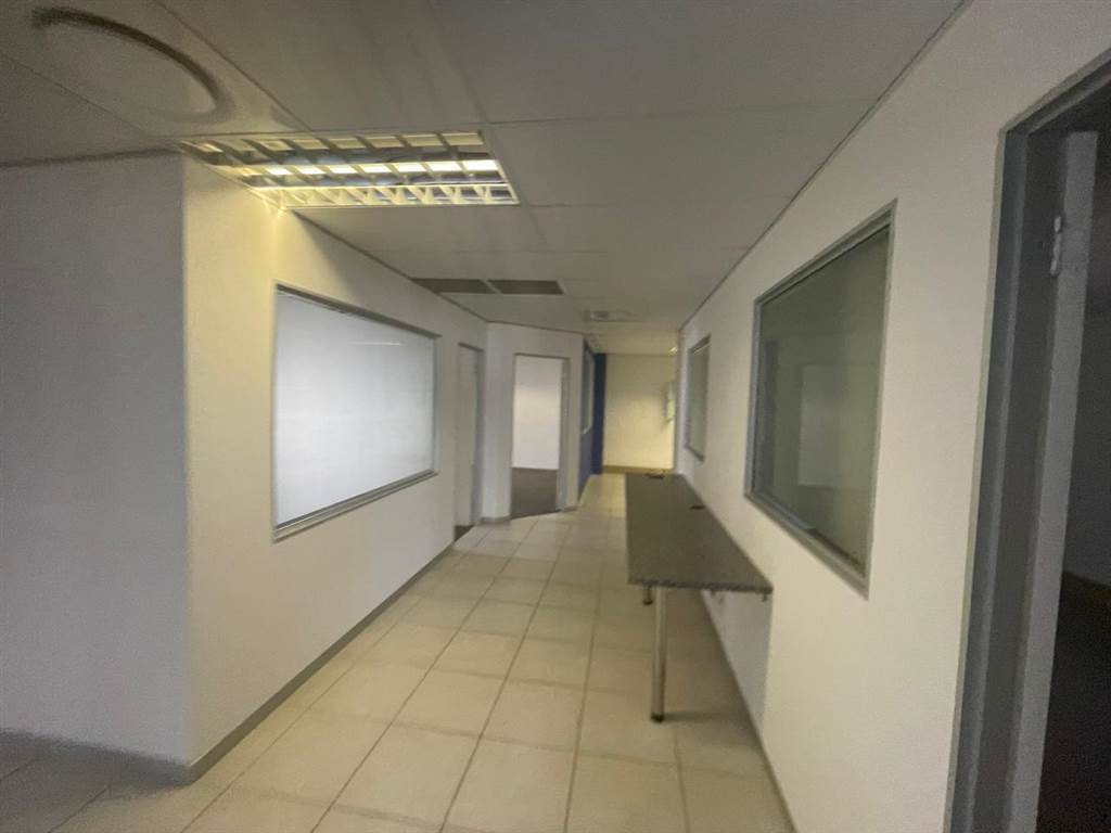 150  m² Commercial space in Ruimsig photo number 23