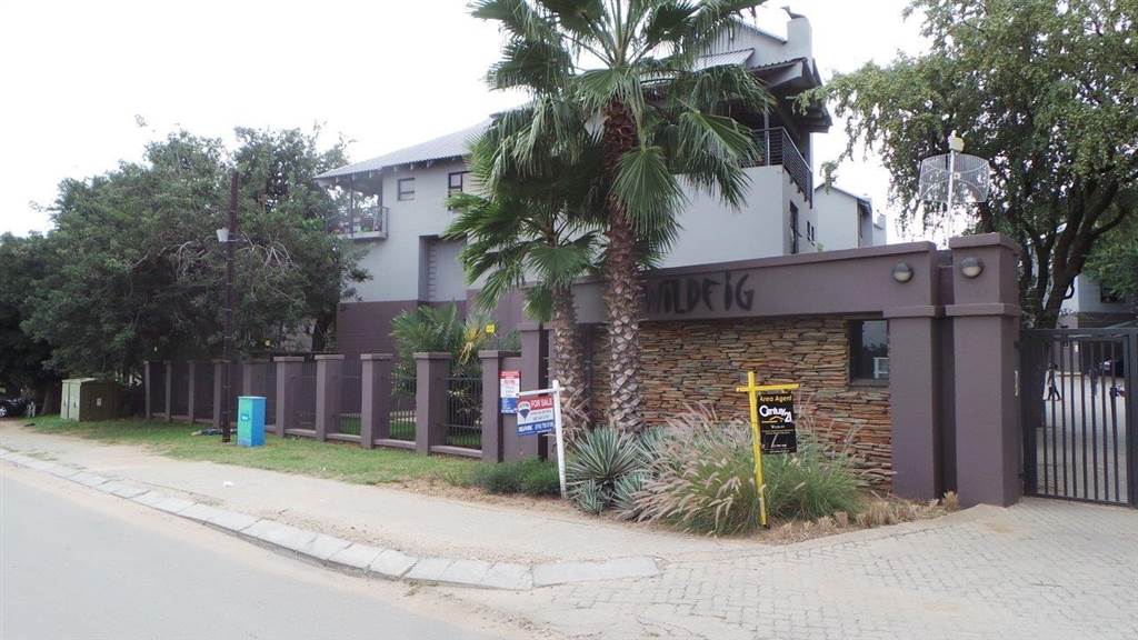 2 Bed Apartment in Hoedspruit photo number 5