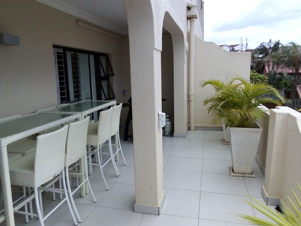3 Bed Apartment in La Lucia photo number 9