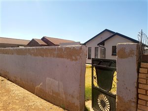 3 Bed House in Lakeside