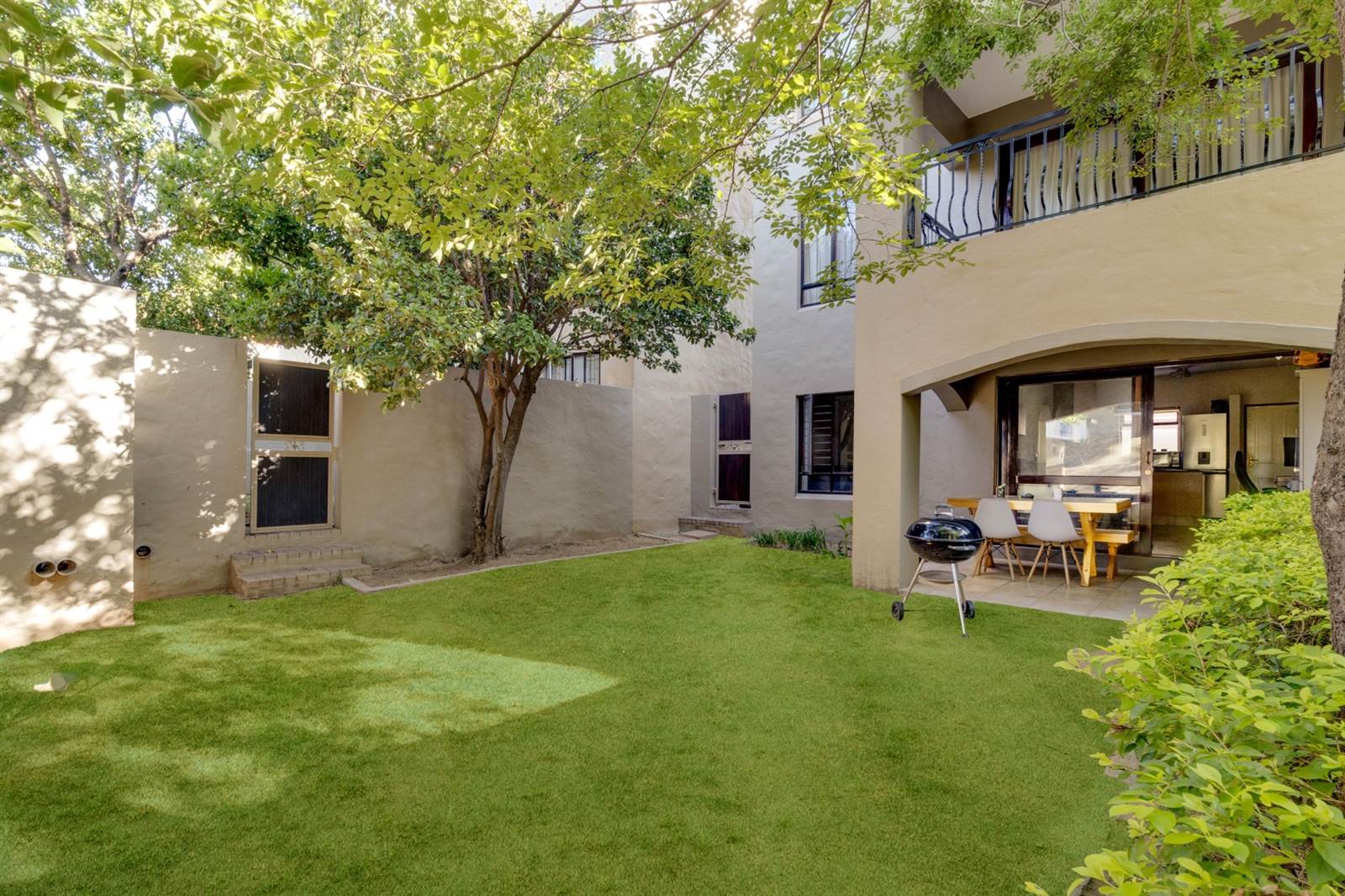 1 Bed Apartment in Lonehill photo number 17