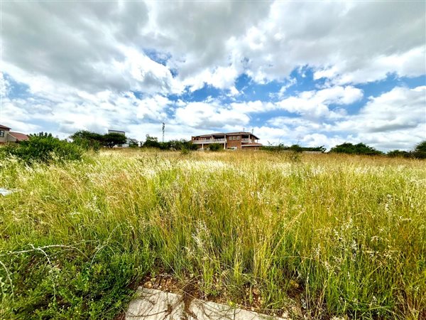 1438 m² Land available in Sterpark