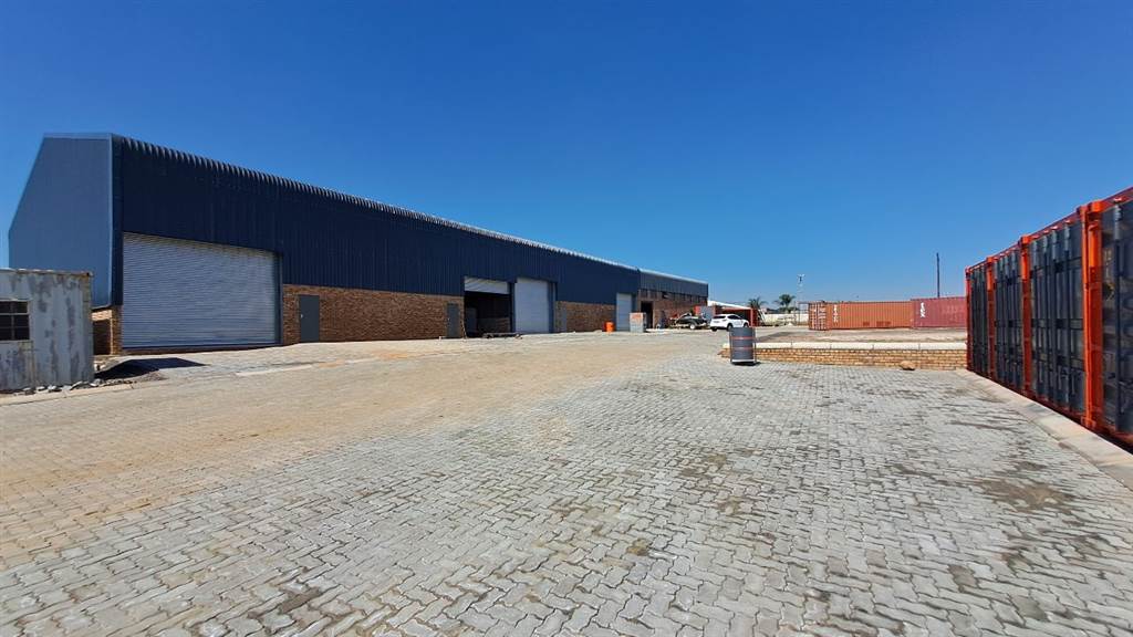 440  m² Industrial space in Derdepoort photo number 2