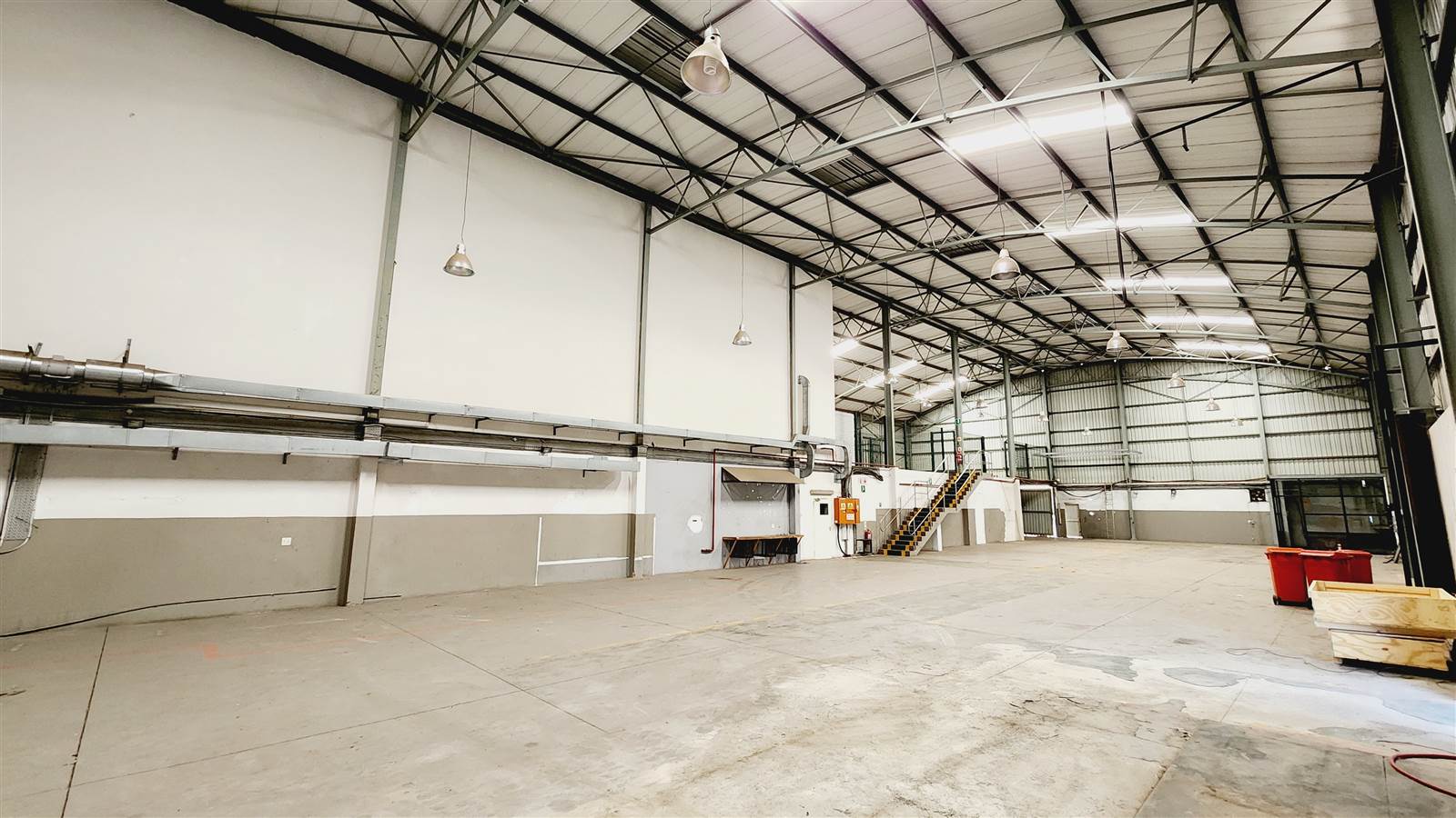 1652  m² Industrial space in Lanseria and surrounds photo number 4