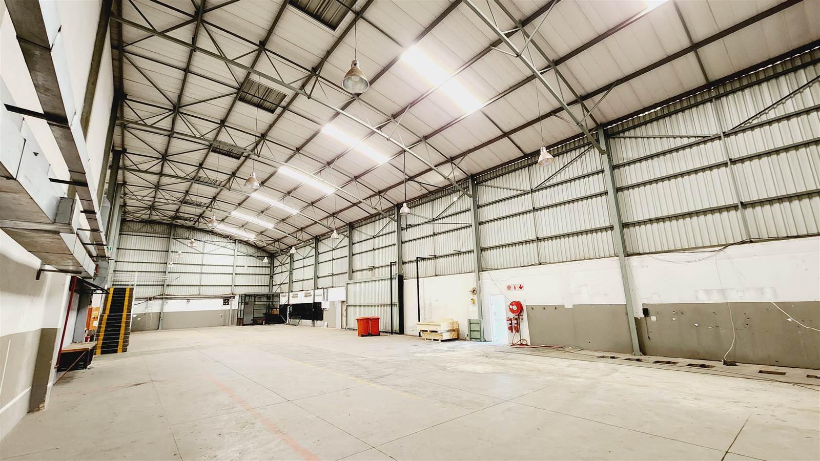 1652  m² Industrial space in Lanseria and surrounds photo number 5