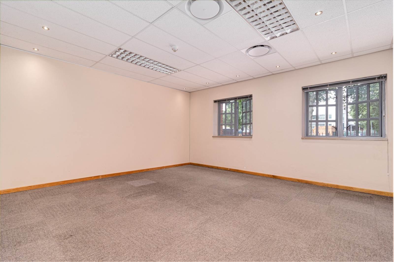 1424  m² Commercial space in Bruma photo number 19
