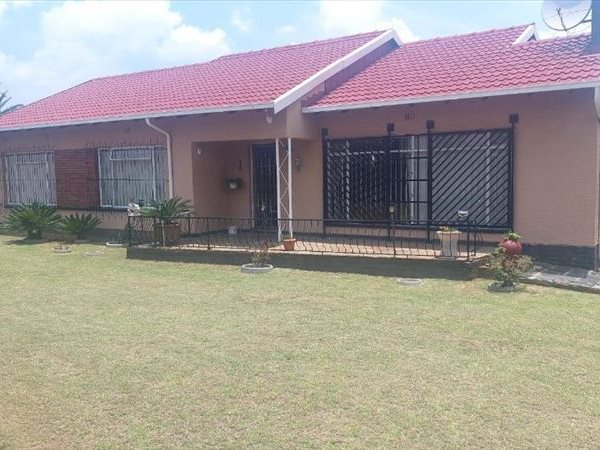 3 Bed House in Elspark