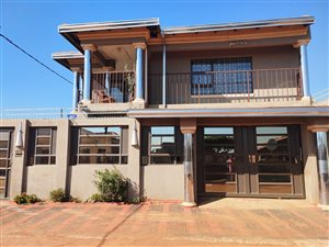 3 Bed House in Etwatwa