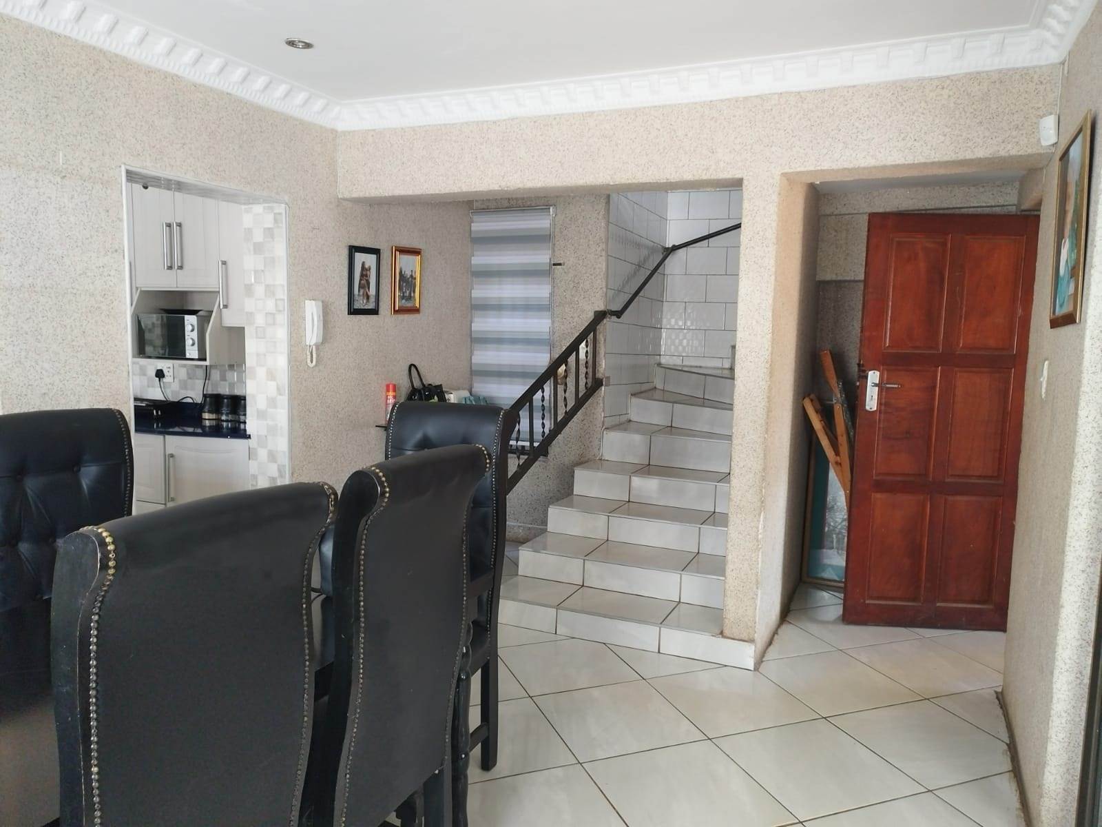 3 Bed House in Etwatwa photo number 3