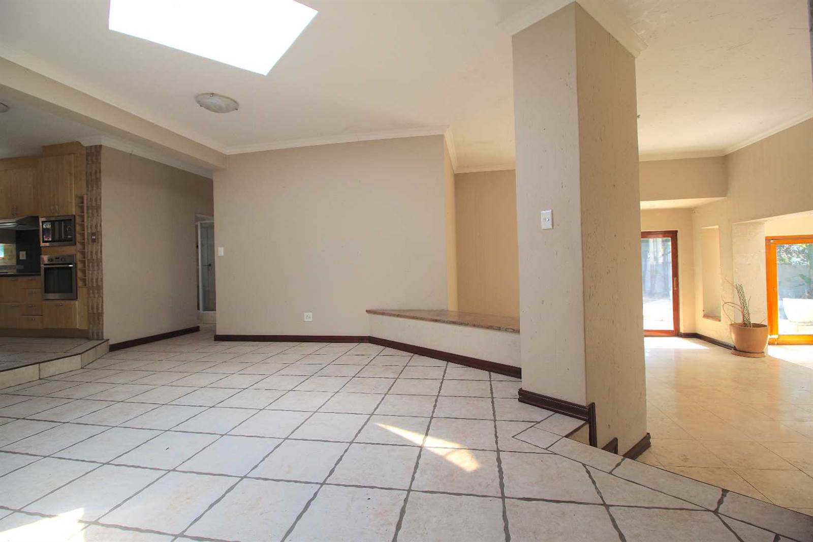 3 Bed House in Fourways Gardens photo number 2