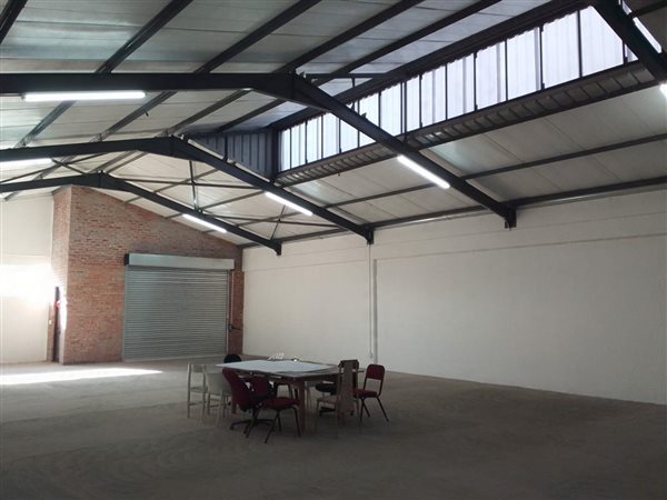 318  m² Industrial space