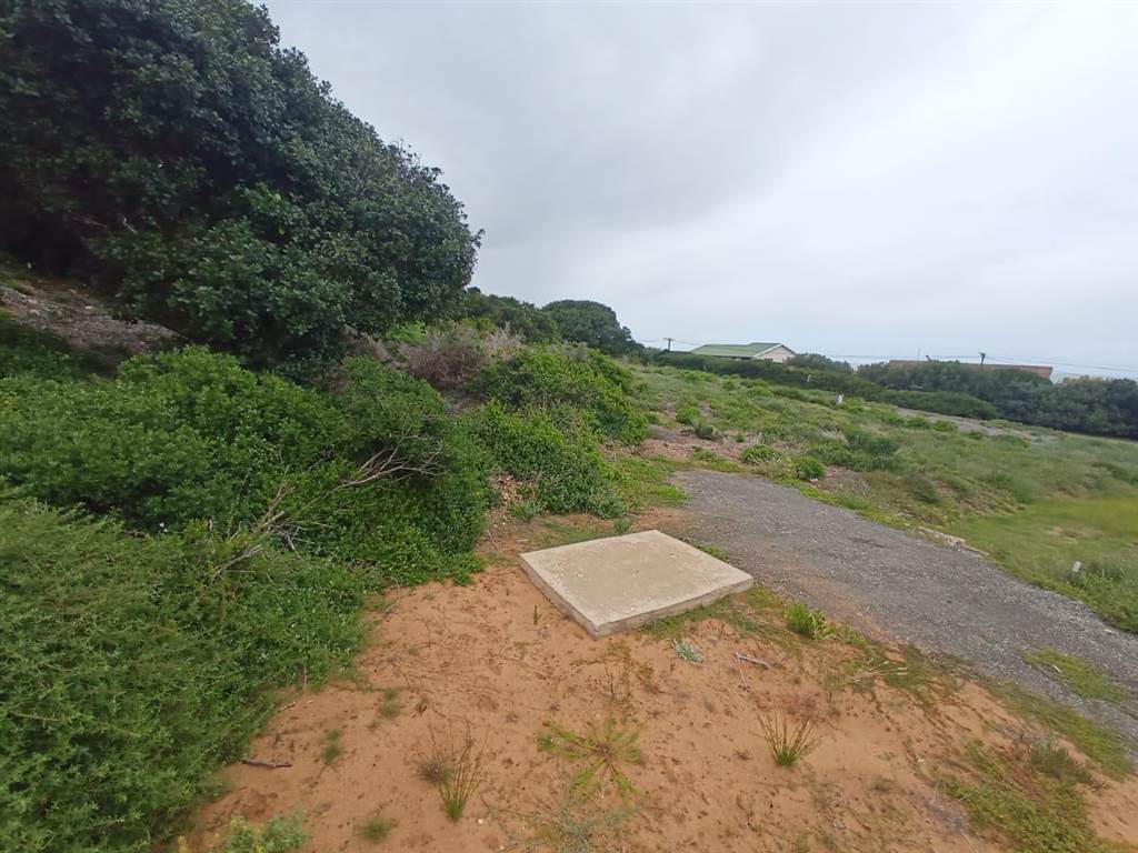 1009 m² Land available in Jongensfontein photo number 9