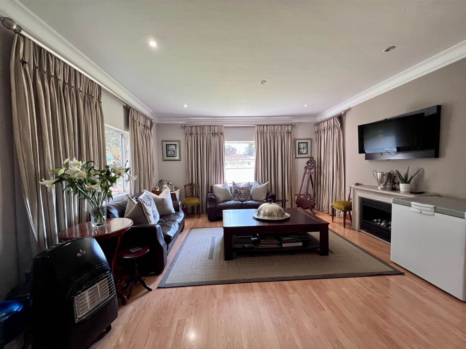 5 Bed House in Centurion Golf Estate photo number 11