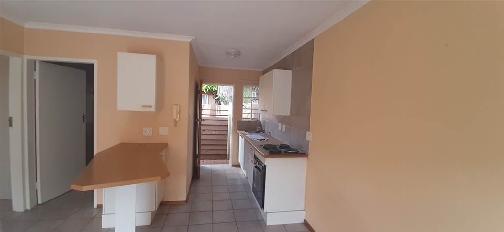 2 Bed Townhouse in Birchleigh photo number 4