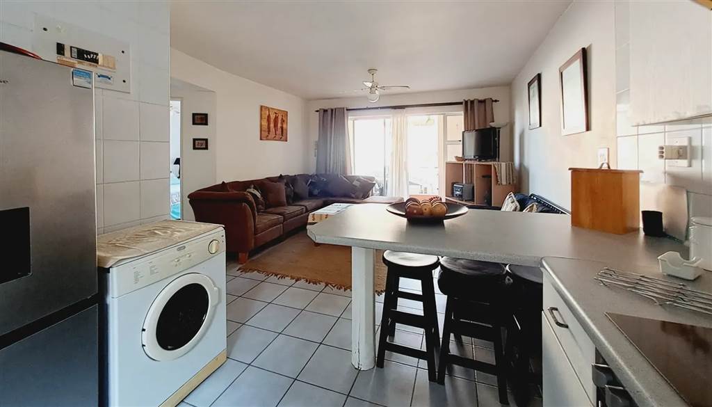 2 Bed Apartment in Ramsgate photo number 8