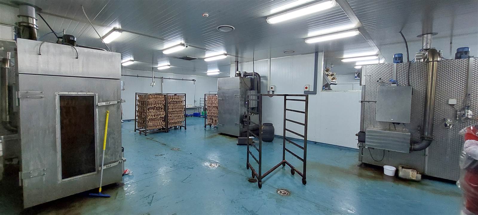 1896  m² Industrial space in Clayville photo number 20