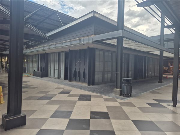 326 m² Retail Space 326 m² Retail Space
