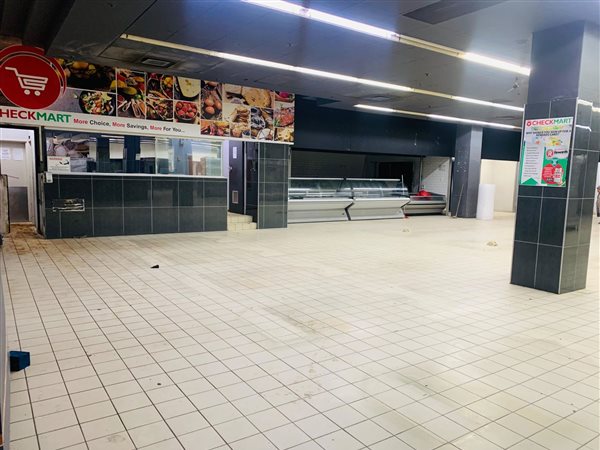 1 383 m² Retail Space 1 383 m² Retail Space