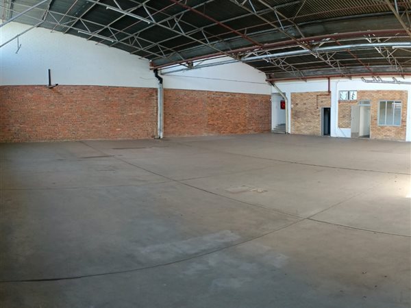 926  m² Industrial space