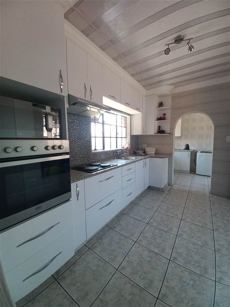 4 Bed House in Atteridgeville photo number 13
