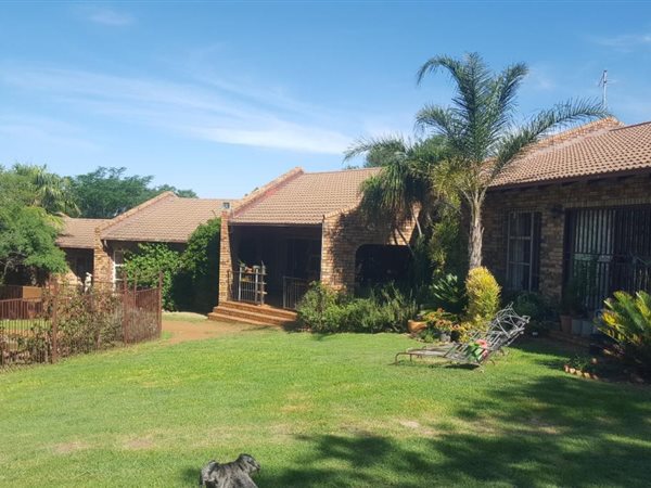 4 Bed House in Poortview