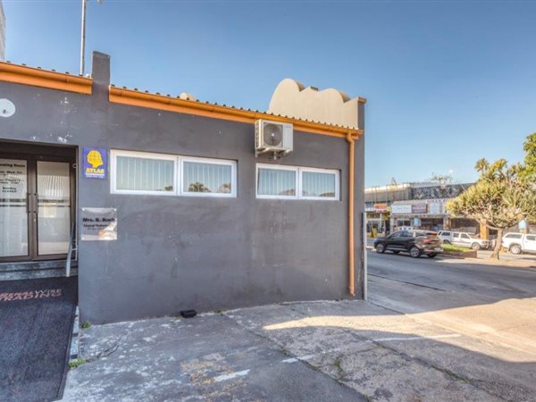585  m² Commercial space