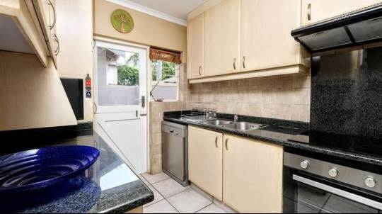 4 Bed Townhouse in Mt Edgecombe photo number 7
