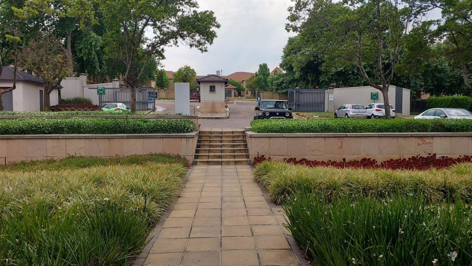 386  m² Commercial space in Bryanston photo number 2