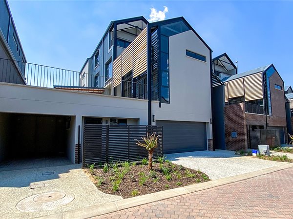 4 Bedroom House 4 Bedroom House